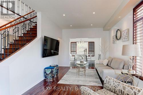 2044 Wilson Street, Innisfil (Alcona), ON - Indoor Photo Showing Living Room