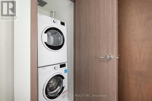 1903 - 19 Bathurst Street, Toronto (Waterfront Communities), ON - Indoor Photo Showing Laundry Room