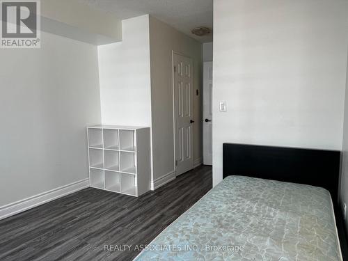 1413 - 7 Carlton Street, Toronto, ON - Indoor Photo Showing Bedroom