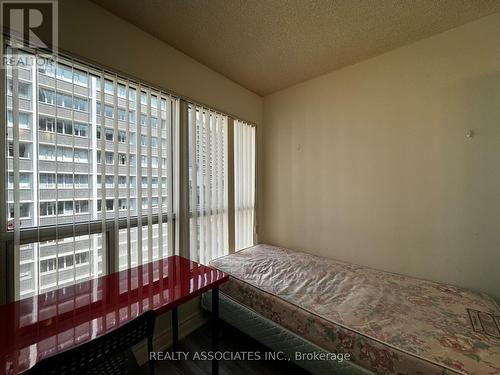 1413 - 7 Carlton Street, Toronto, ON - Indoor