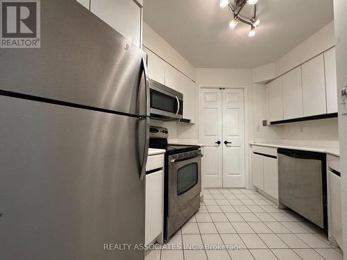 1413 - 7 Carlton Street, Toronto, ON - Indoor Photo Showing Kitchen