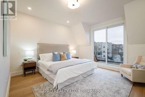 303 Wychwood Avenue, Toronto (Humewood-Cedarvale), ON - Indoor Photo Showing Bedroom