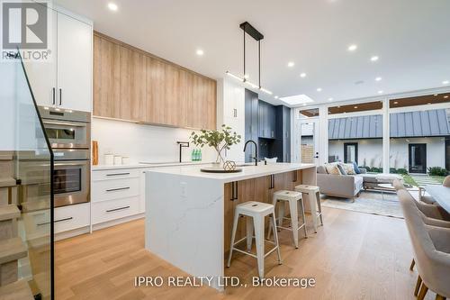 303 Wychwood Avenue, Toronto (Humewood-Cedarvale), ON - Indoor Photo Showing Kitchen With Upgraded Kitchen