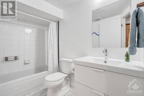 2329 Virginia Drive, Ottawa, ON - Indoor Photo Showing Bathroom