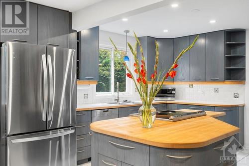 2329 Virginia Drive, Ottawa, ON - Indoor Photo Showing Kitchen