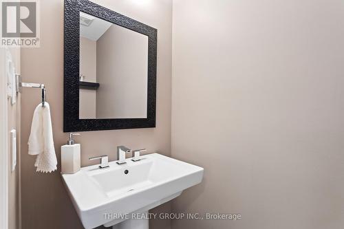 1423 Howlett Circle, London, ON - Indoor Photo Showing Bathroom