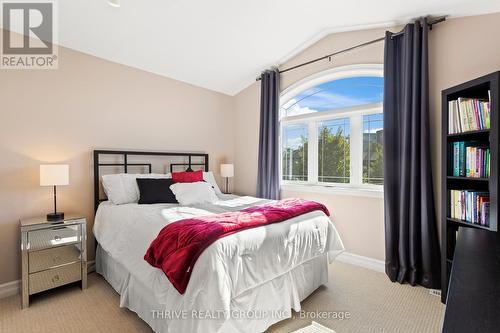 1423 Howlett Circle, London, ON - Indoor Photo Showing Bedroom