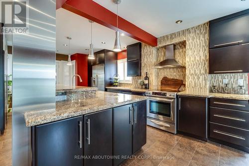 1125 Grandeur Crescent, Oakville, ON - Indoor Photo Showing Kitchen With Stainless Steel Kitchen With Upgraded Kitchen