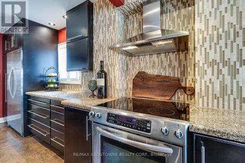 1125 Grandeur Crescent, Oakville, ON - Indoor Photo Showing Kitchen