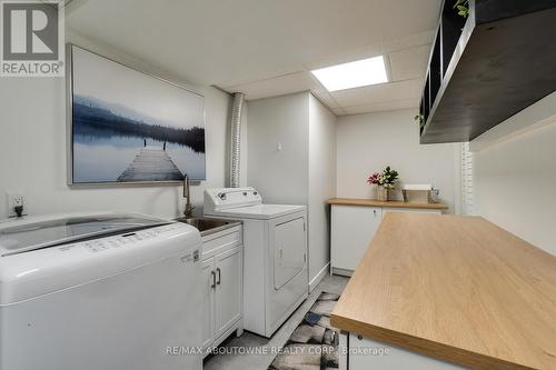 1125 Grandeur Crescent, Oakville, ON - Indoor Photo Showing Laundry Room