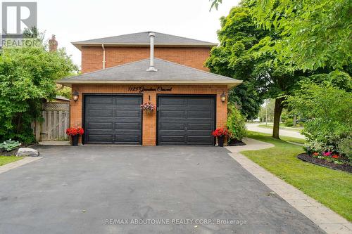 1125 Grandeur Crescent, Oakville, ON - Outdoor