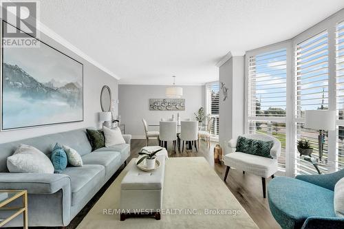 301 - 1225 North Shore Boulevard E, Burlington (Brant), ON - Indoor Photo Showing Living Room