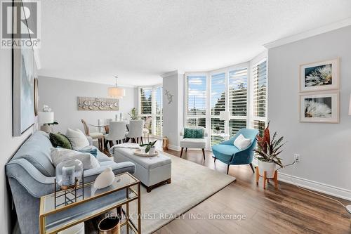 301 - 1225 North Shore Boulevard E, Burlington (Brant), ON - Indoor Photo Showing Living Room