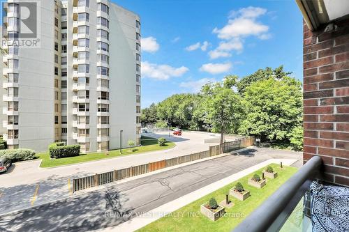 301 - 1225 North Shore Boulevard E, Burlington (Brant), ON - Outdoor With Balcony