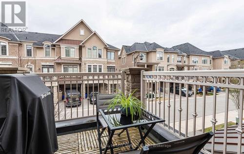 22 - 2435 Greenwich Drive, Oakville (West Oak Trails), ON - Outdoor