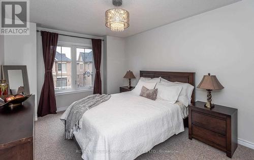 22 - 2435 Greenwich Drive, Oakville, ON - Indoor Photo Showing Bedroom