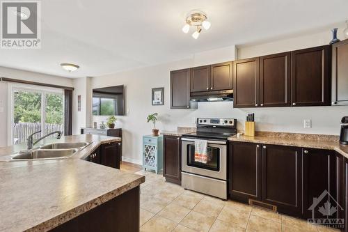 1833 Arrowgrass Way, Ottawa, ON - Indoor Photo Showing Kitchen With Stainless Steel Kitchen With Double Sink