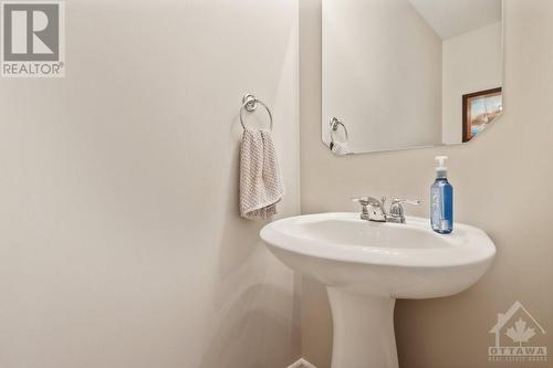 1833 Arrowgrass Way, Ottawa, ON - Indoor Photo Showing Bathroom