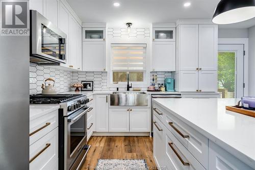 84 Foster Street, Wheatley, ON - Indoor Photo Showing Kitchen With Upgraded Kitchen