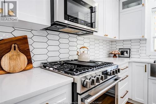 84 Foster Street, Wheatley, ON - Indoor Photo Showing Kitchen With Upgraded Kitchen