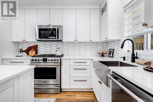 84 Foster Street, Wheatley, ON - Indoor Photo Showing Kitchen With Upgraded Kitchen