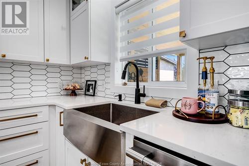 84 Foster Street, Wheatley, ON - Indoor Photo Showing Kitchen With Upgraded Kitchen