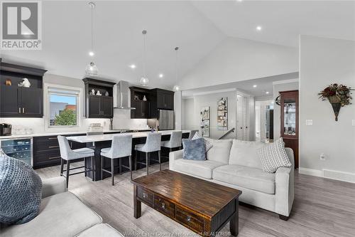 382 Matese Road, Lakeshore, ON - Indoor Photo Showing Living Room