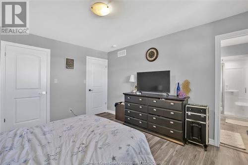 11502 Palmetto Street, Windsor, ON - Indoor Photo Showing Bedroom