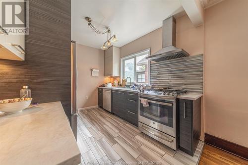 1542 Church, Windsor, ON - Indoor Photo Showing Kitchen