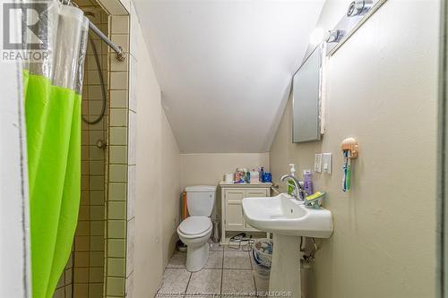 1542 Church, Windsor, ON - Indoor Photo Showing Bathroom