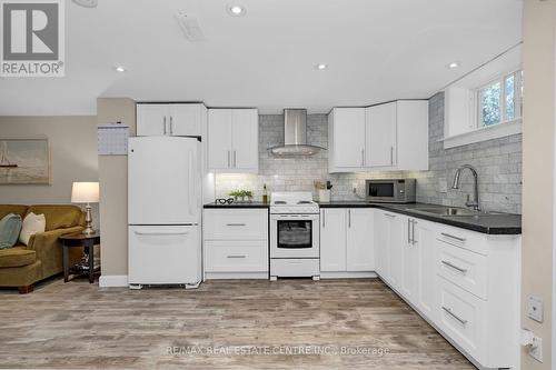 226 Daniel Street, Erin, ON - Indoor Photo Showing Kitchen