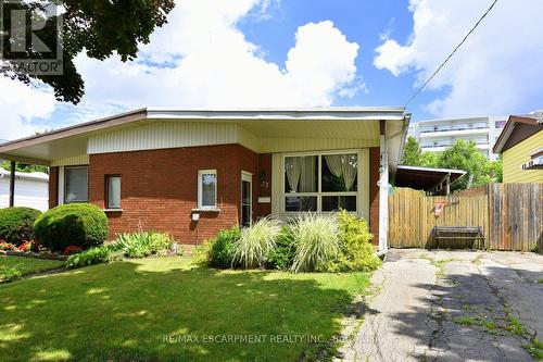 33 Fielding Crescent, Hamilton (Lawfield), ON - Outdoor