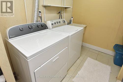 33 Fielding Crescent, Hamilton, ON - Indoor Photo Showing Laundry Room