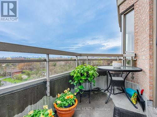 720 - 1700 Eglinton Avenue E, Toronto (Victoria Village), ON - Outdoor With Balcony