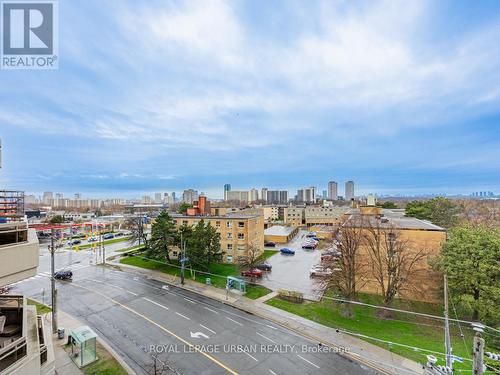 720 - 1700 Eglinton Avenue E, Toronto (Victoria Village), ON - Outdoor With View