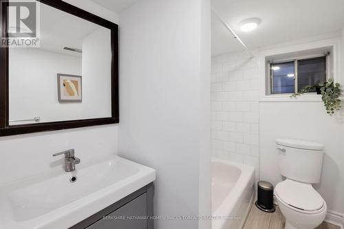 355 Lansdowne Avenue, Toronto (Dufferin Grove), ON - Indoor Photo Showing Bathroom