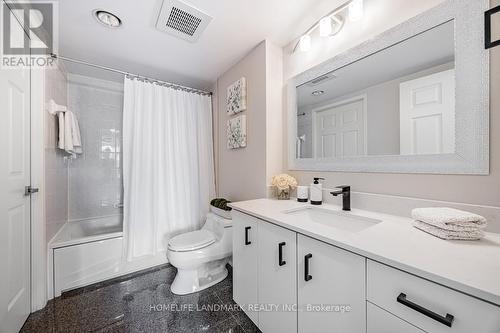 523 - 18 Concorde Place, Toronto (Banbury-Don Mills), ON - Indoor Photo Showing Bathroom