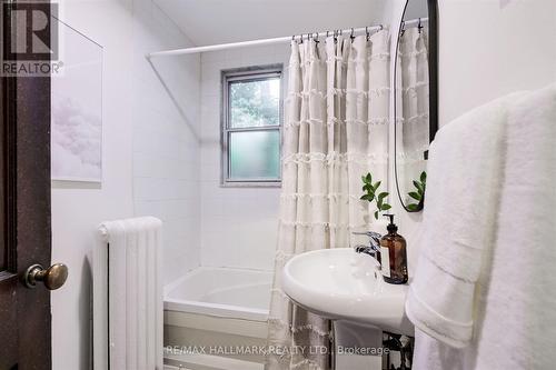 78 Glen Manor Drive, Toronto (The Beaches), ON - Indoor Photo Showing Bathroom