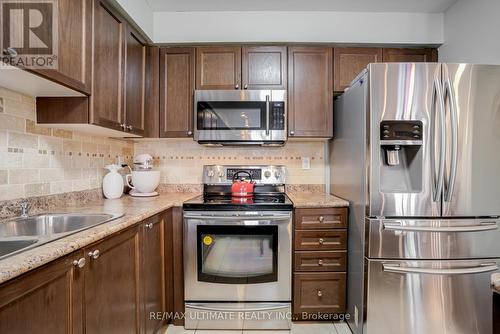 14 Telstar Way, Whitby (Brooklin), ON - Indoor Photo Showing Kitchen With Stainless Steel Kitchen