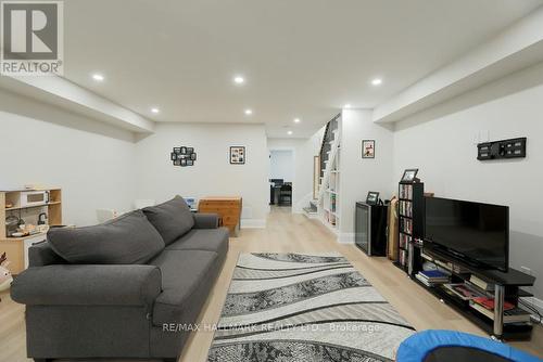 125 Leyton Avenue, Toronto (Oakridge), ON - Indoor