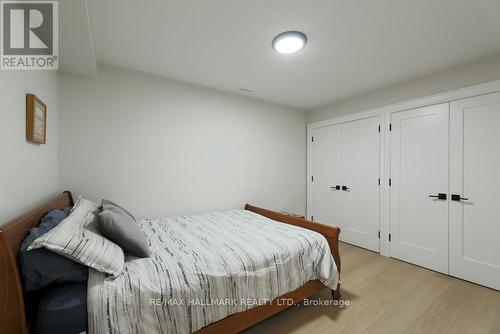 125 Leyton Avenue, Toronto (Oakridge), ON - Indoor Photo Showing Bedroom