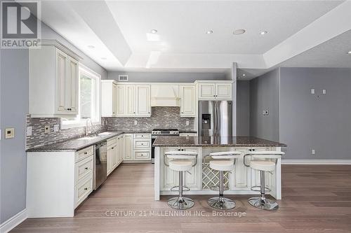 18 Blue Jay Place, Wasaga Beach, ON - Indoor Photo Showing Kitchen With Upgraded Kitchen