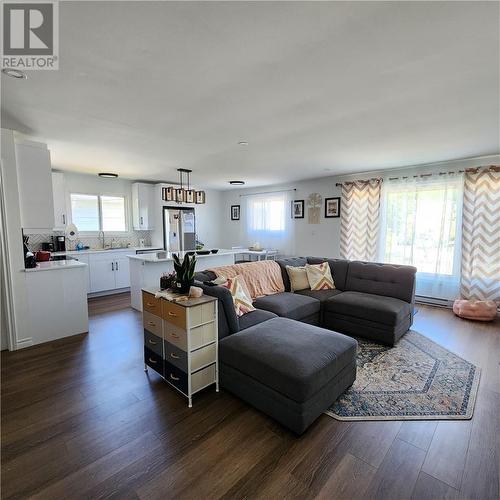 1196 Voyageur Street, Sudbury, ON - Indoor Photo Showing Living Room