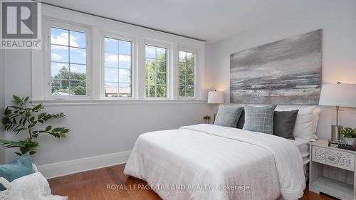 275 Ridout Street S, London, ON - Indoor Photo Showing Bedroom