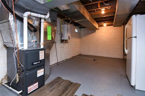 122 Haddon Avenue S, Hamilton, ON - Indoor Photo Showing Basement