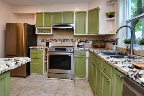 122 Haddon Avenue S, Hamilton, ON - Indoor Photo Showing Kitchen With Double Sink