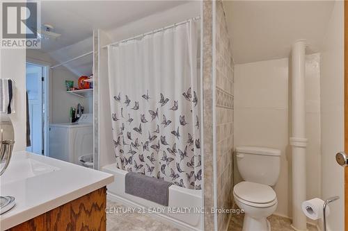 52 Queen Street, Renfrew, ON - Indoor Photo Showing Bathroom