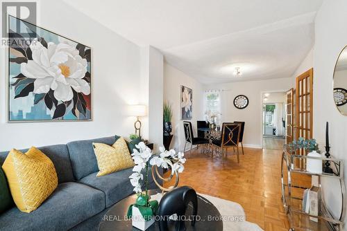 8 Beaver Avenue, Toronto (Dovercourt-Wallace Emerson-Junction), ON - Indoor Photo Showing Living Room