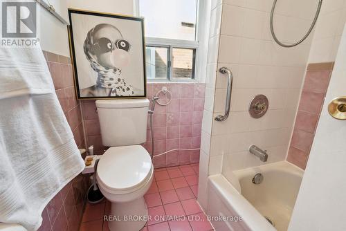 8 Beaver Avenue, Toronto (Dovercourt-Wallace Emerson-Junction), ON - Indoor Photo Showing Bathroom