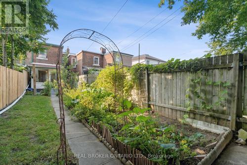 8 Beaver Avenue, Toronto (Dovercourt-Wallace Emerson-Junction), ON - Outdoor